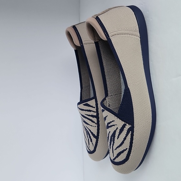 Clark's slip-on Carly star casual shoes - Picture 3 of 9